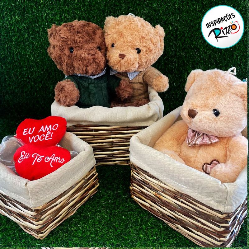 Urso de Pelúcia com Suéter Bege - 37cm - 1 unidade - Magazine 25