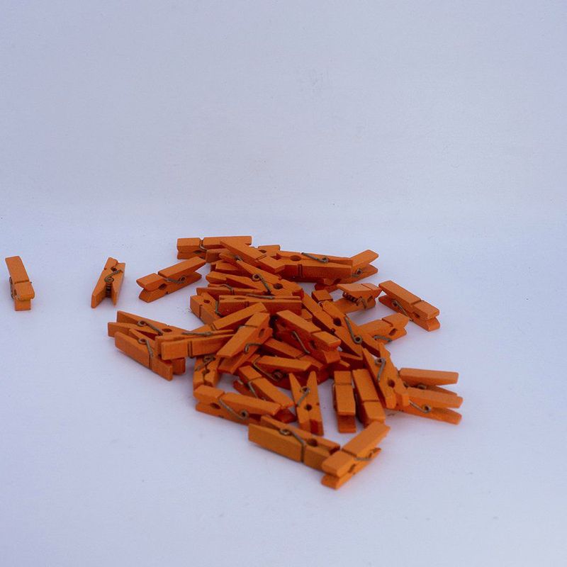 Mini Prendedor de Madeira Laranja 3,5cm - 50 unidades