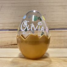 Ovo Acrílico Personalizado Patas de Coelho Base Dourada P - 01 unidade - Magazine 25