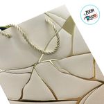 Sacola de Papel para Presente Marmorizada - Creme - 32x26x12cm - 1 unidade - Magazine 25