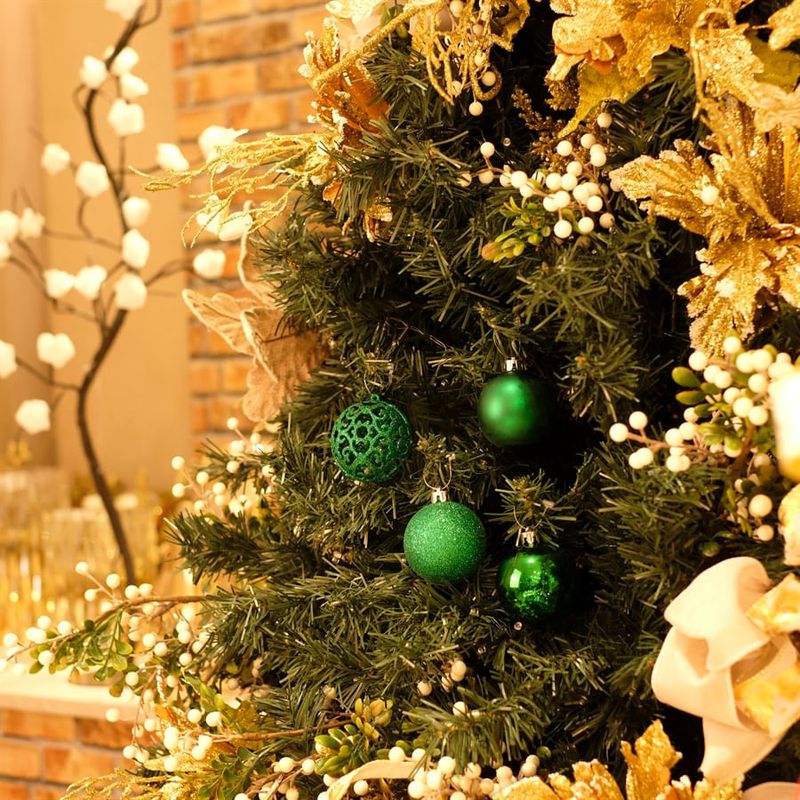 Bola de Natal Sortidas com Arabesco Verde 6cm - 8 Un