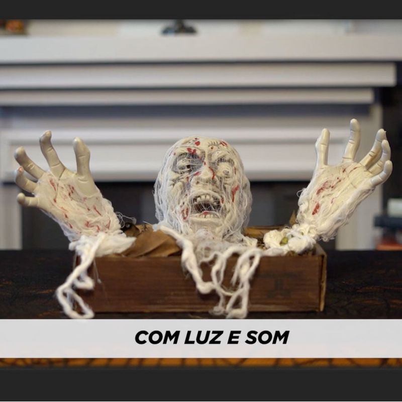 Espeto para Jardim Zumbi com Som e Luz Halloween - 1 Un