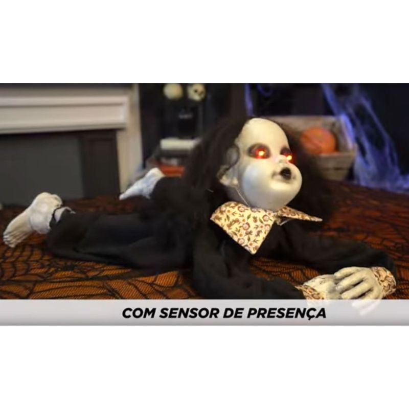 Decoração Halloween Terror Boneca Samara Com Luz Som e Movimento