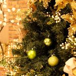 Bola de Natal Lisa / Mate / Glitter Verde Claro 7cm (Bola de Natal em Tubos) - 8 Peças